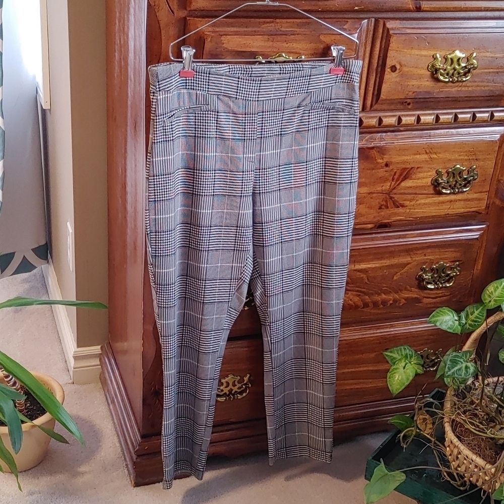 🇨🇦 Lily Morgan Women's Plaid Stretch Pant